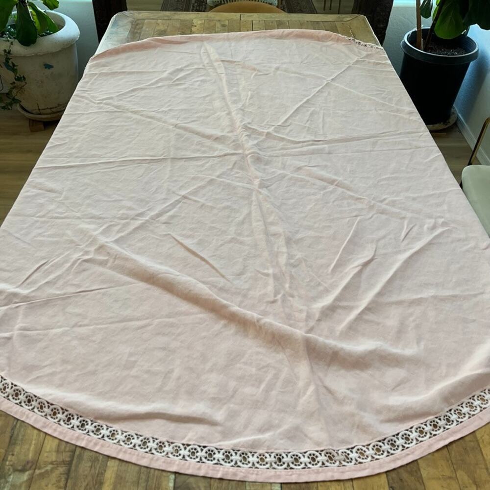 Soft Pink Oval Tablecloth 67" Linen Around Cutout Lace Trim